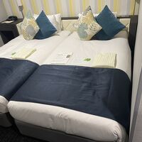 ツインルームです。ベッドがピッタリくっついてました。