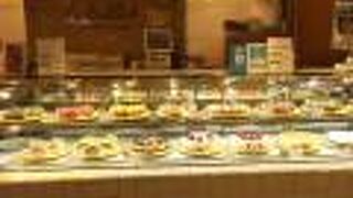 フルーツたっぷりのケーキ