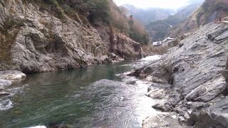 川岸を少し歩くだけでも十分に堪能できました