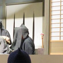 目障りで邪魔過ぎる帽子の突起