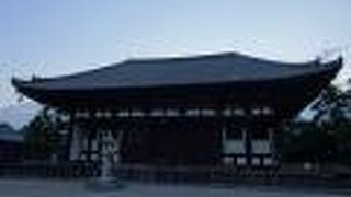 歴史を感じさせる渋さがよい