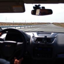 90％は道幅の広い舗装済み道路だけどブハラ手前はガタガタ悪路