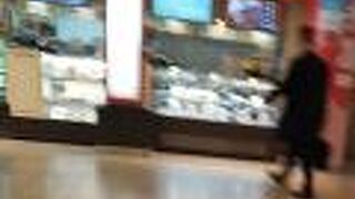 お肉のお弁当なども充実している。