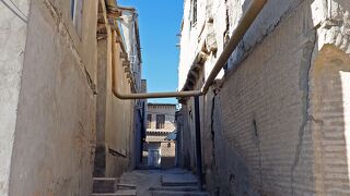 古代からシルクロードの要衝として栄えた都市の面影と共に生きる：ブハラ歴史地区