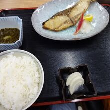 ぶりの照り焼き定食