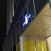 フロントは２階です