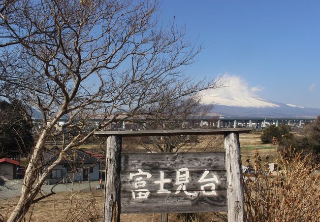 もともとはスイッチバックの跡です。富士山がきれいに見えます
