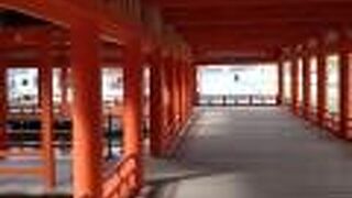 水に浮かぶ回廊