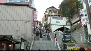階段を登り終わると神社があります