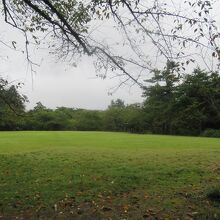 中央に広場があります。