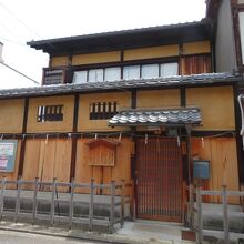 町家風の建物です