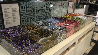 ファッツェルではチョコを少数の量り売りでも買えます！