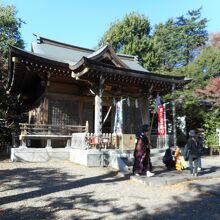 青渭神社の境内