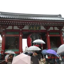 雨の日でしたが人は多かったです