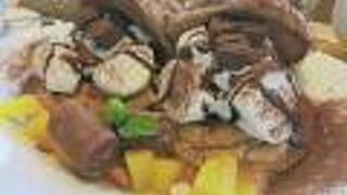 密ではないが賑やか