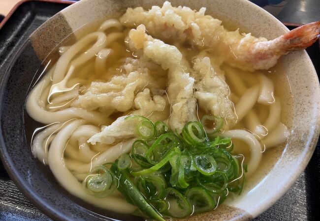 コシがないうどん。ごぼう天も美味しかった☆