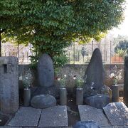 乃木神社に祀られている乃木大将のお墓は青山墓地にあった