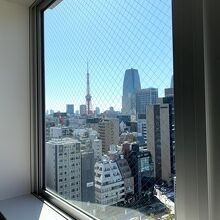 部屋から小さ～く見える東京タワー