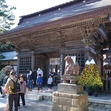 大洗磯前神社の随神門。