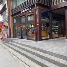 店舗外観の様子です。