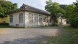 足助学校下バス停近くの資料館