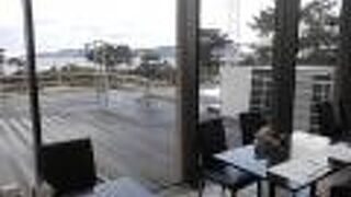 テラスレストラン サントロペ