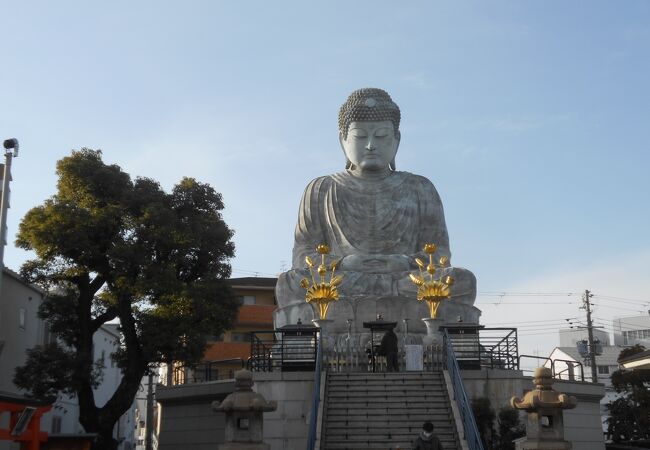 兵庫大仏で有名なお寺です。