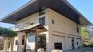 善光寺所蔵の宝物が展示されています。