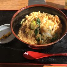 奥神鍋ヒュッテでカツ丼です。