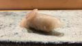 神戸元町にあるお洒落な鮨屋！赤酢のシャリの鮨をカウンターで