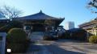 立派な本堂がある寺院