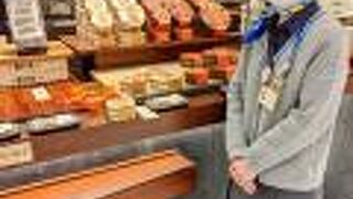 わらび餅、日持ちはしませんがお土産で喜ばれすよ！