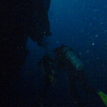 ブルーホールの中は真っ暗