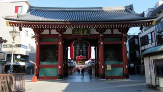 コロナ禍で数少ない利点は、ゆったりと浅草寺を散策できること