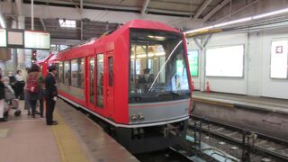 新型電車は窓が広いし快適な乗り心地