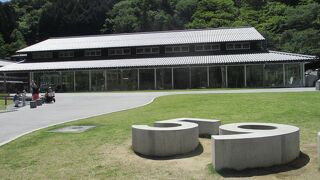 599CAFEのカフェスペースは、注文したものだけではなく、休憩スペースとして持ち込みの食事での利用もできます。