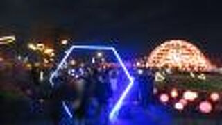 クリスマスシーズンの新港パーク