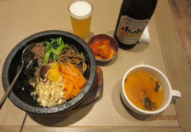 味・接客ともに普通のレベルの韓国料理の店。