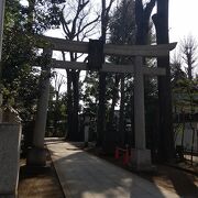 落ち着いた神社