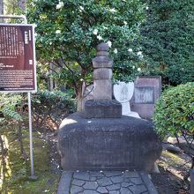 珍しい造りのお墓でした