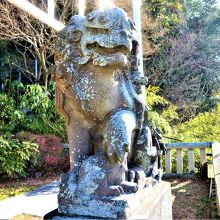 東叶神社(右側)