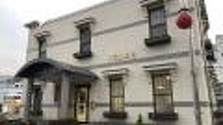 大通りに面しています