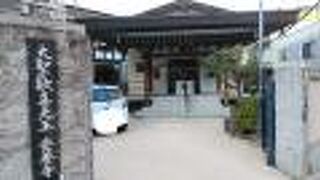 神楽坂の一角にある寺院