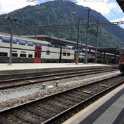 世界文化遺産のレーティッシュ鉄道アルブラ線を氷河特急で行く