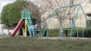 住宅街にある小さめの公園
