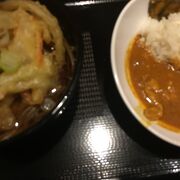 甘めのそばと辛めのカレー