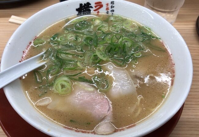 醤油とんこつラーメン