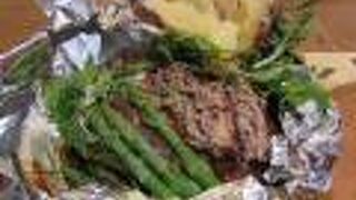 人気店はさすがでした。トマトサラダは絶品。