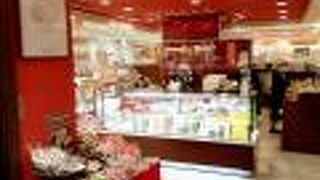 チョコロール等ロールケーキあります