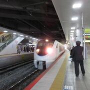 大阪から金沢(一部 和倉温泉)まで運行する特急列車